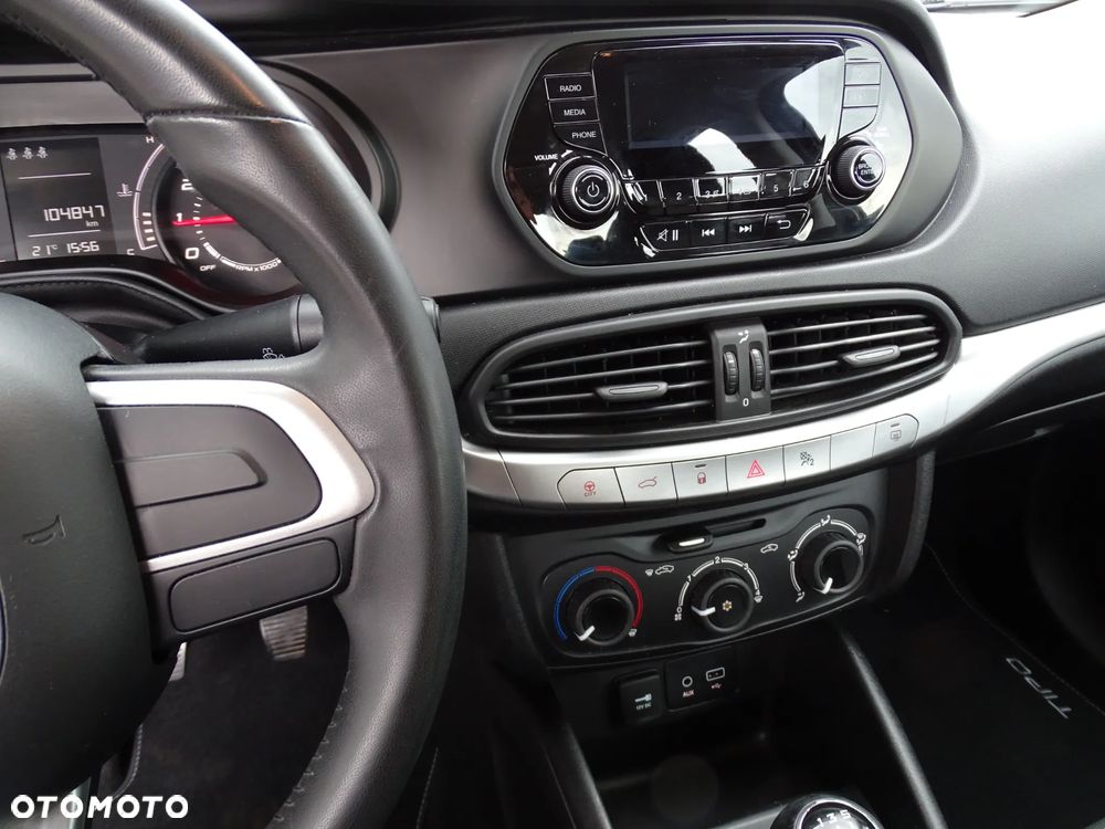Fiat Tipo 1.4 16v Lounge EU6d - 28