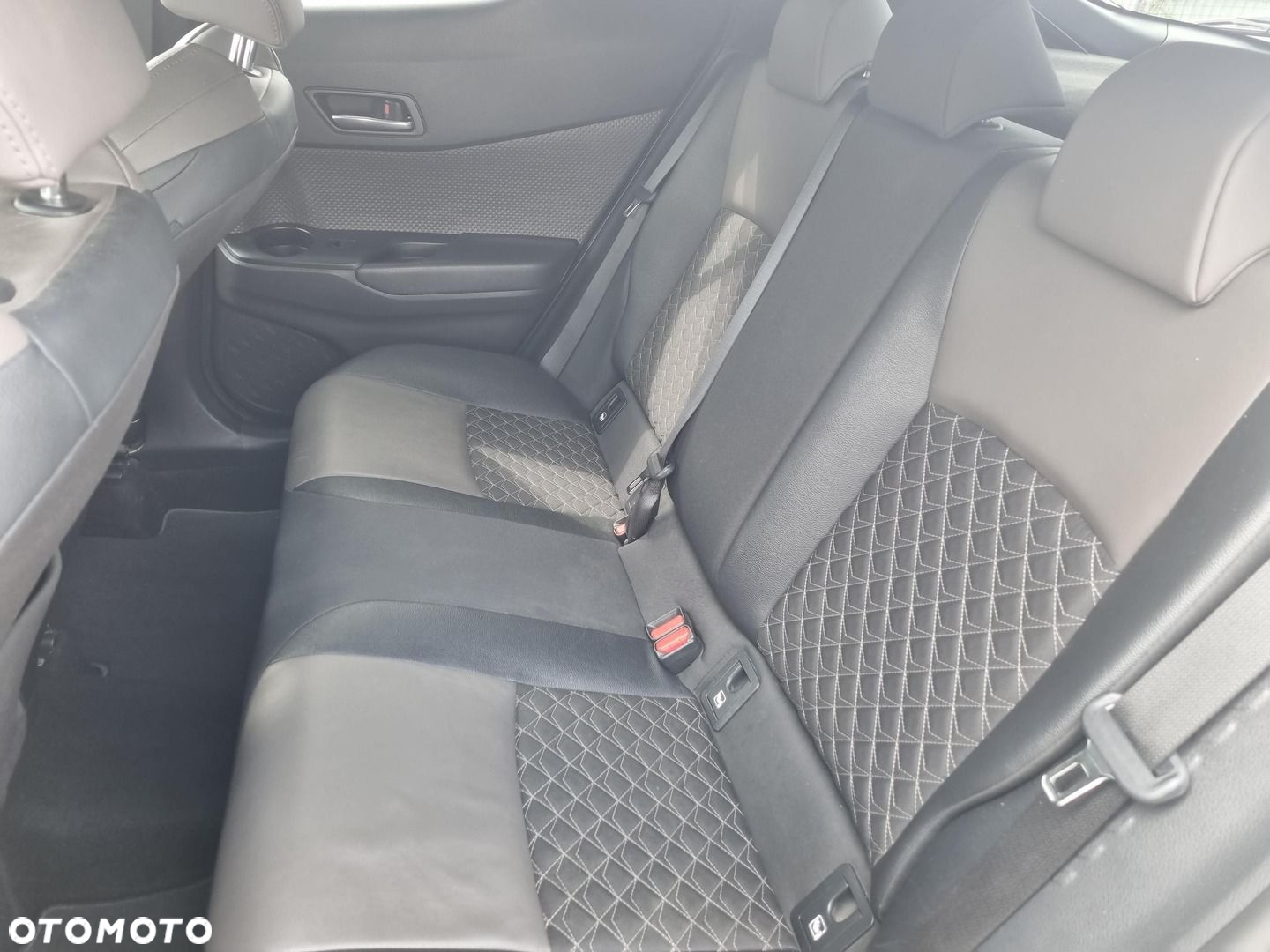 Toyota C-HR - 13
