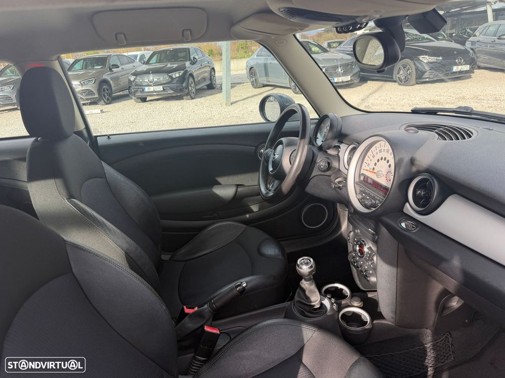 MINI 3 Portas Cooper D - 9