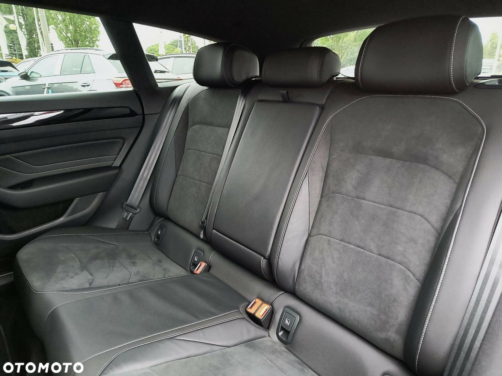 Volkswagen Arteon 2.0 TSI R-Line DSG - 25