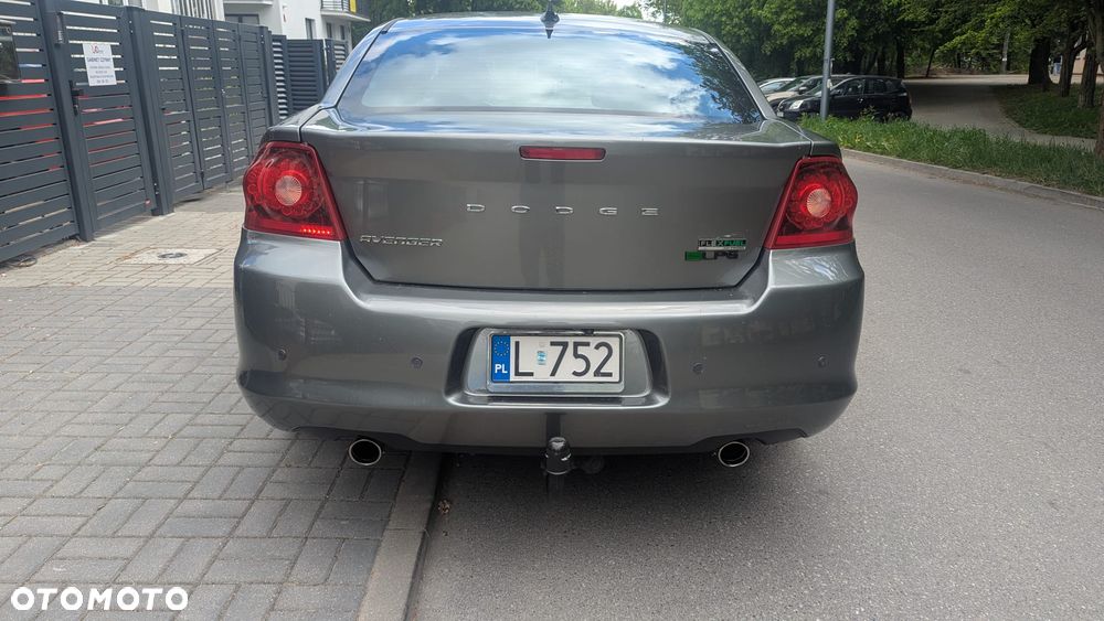 Dodge Avenger - 6