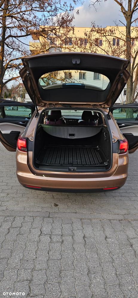 Opel Astra 1.4 T Enjoy S&S - 22