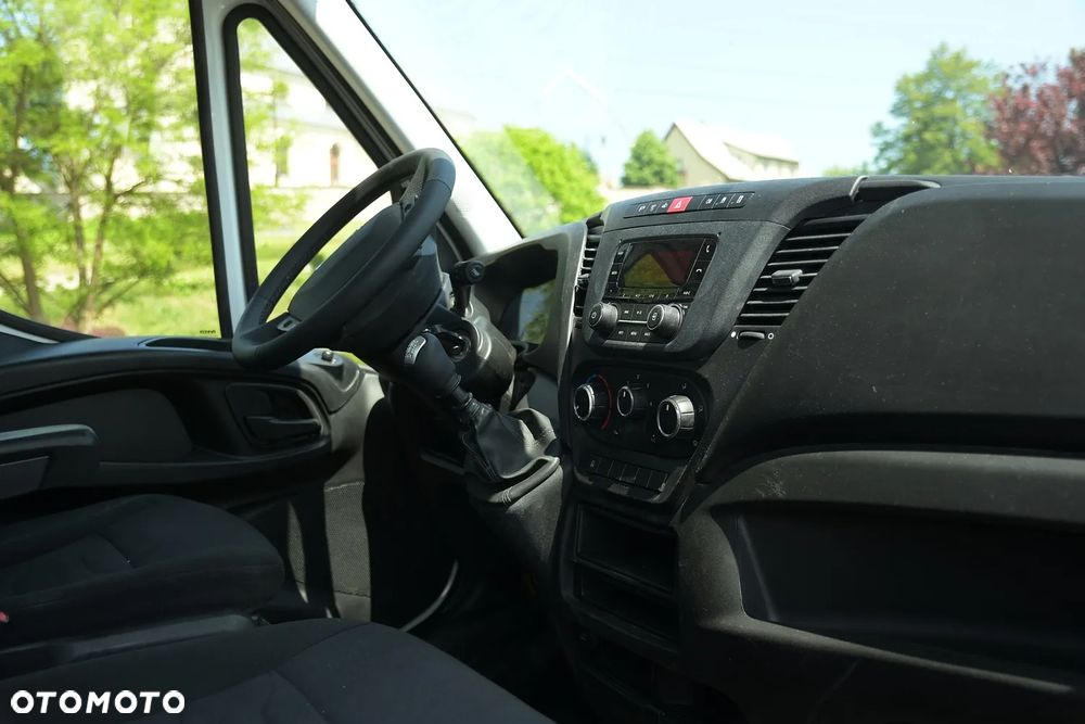 Iveco DAILY/35C14/HDS 1T/SKRZYNIA OTWARTA 8 EP/KOŁA  BLIŹNIACZE/JAK NOWY/BEZWYPADKOWY/NISKI PRZEBIEG/ - 18