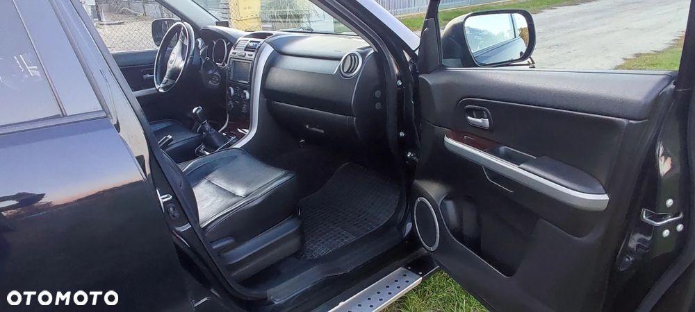 Suzuki Grand Vitara 2.0 De luxe - 8