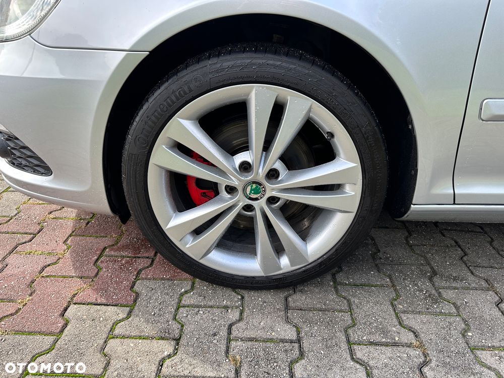 Skoda Octavia 2.0 TSI RS - 13