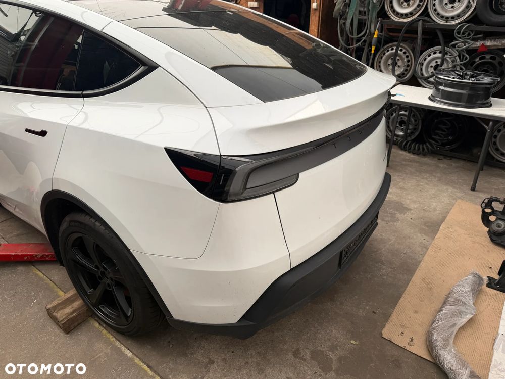 Tesla Model Y Long Range Dual Motor AWD - 1