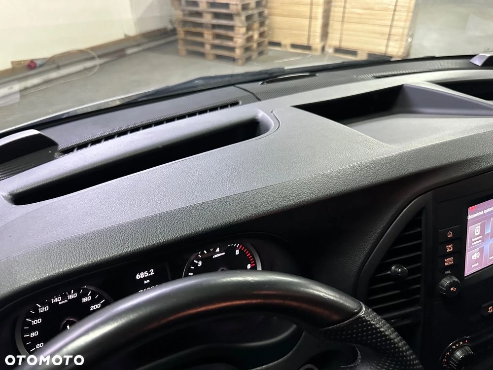 Mercedes-Benz VITO - 23