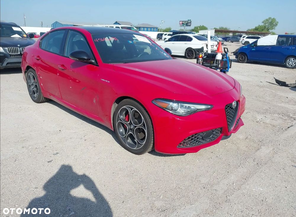 Alfa Romeo Giulia - 8