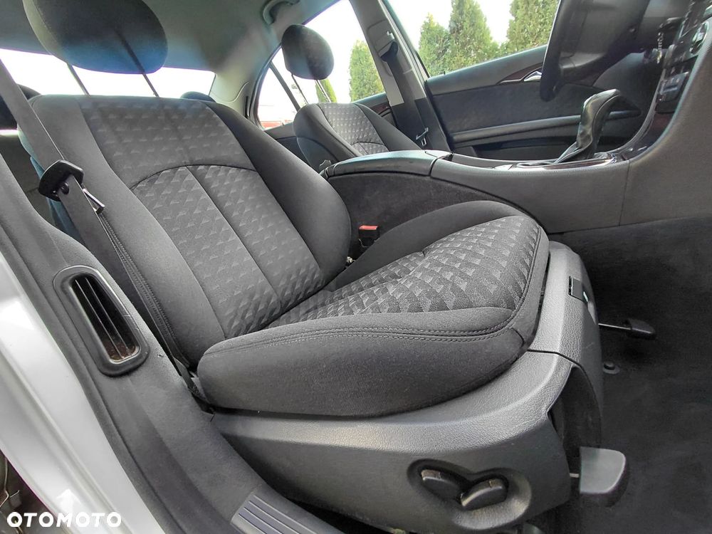 Mercedes-Benz Klasa E - 28