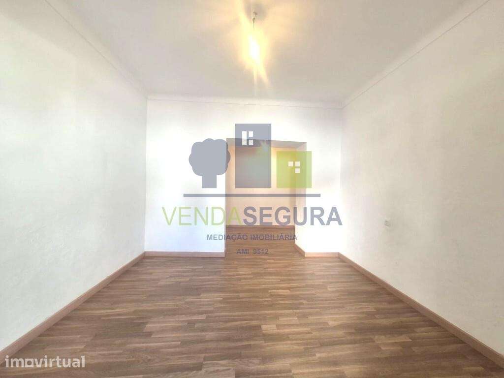 Moradia R/C T1 com Quintal | Zona do Sete e Meio | Moura - Grande imagem: 2/22
