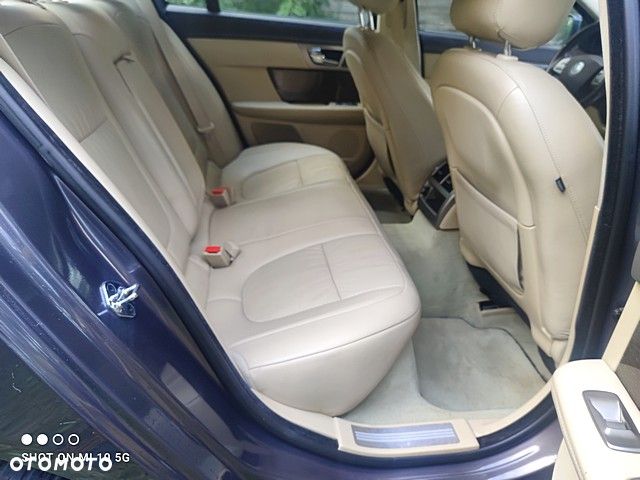 Jaguar XF 3.0 V6 D Luxury - 18