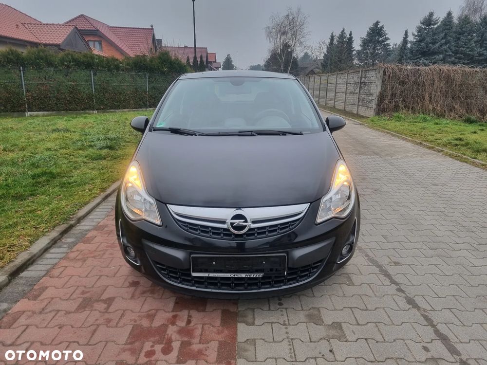 Opel Corsa 1.4 16V Cosmo - 11
