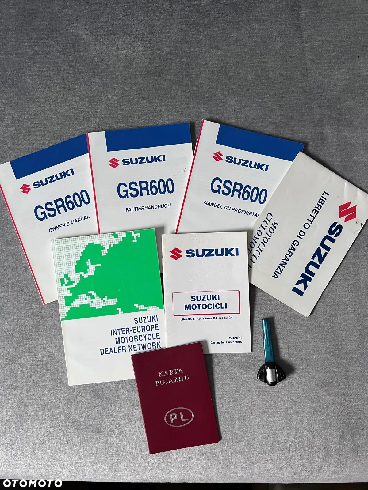 Suzuki GSR - 23