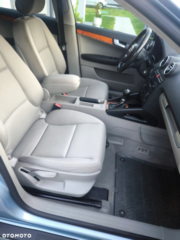 Audi A3 Sportback 1.6 FSI Ambiente - 10