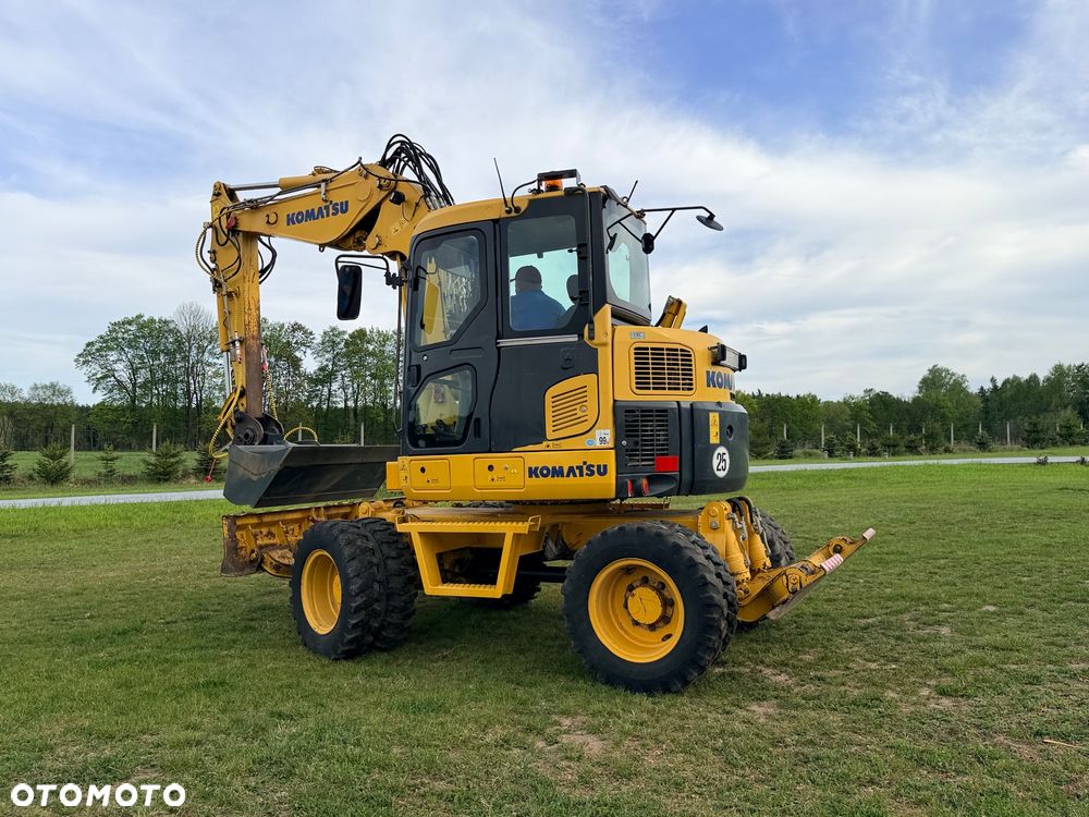 Komatsu 4x4x4 ramię łamane Koparka kołowa KOMATSU  PW98MR-8 10ton 4x4x4 ośki skrętne Ramię 3x łamane BEZ DPF i ADBLUE 4 cyl dodatkowe wyjścia hydr Pług Podpory 2012 szybka zwinna Prosto z importu 1 właściciel Cat TEREX Liebherr Wacker Pw 98 Mr 8 11 - 18