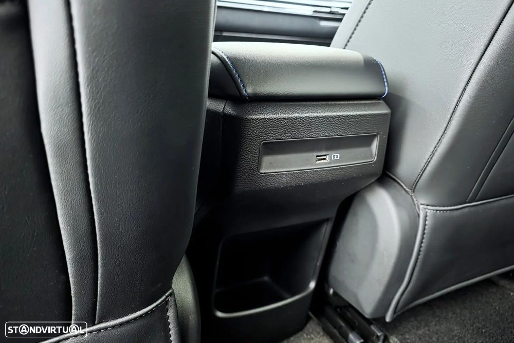 MG MG4 64 kWh Luxury - 12