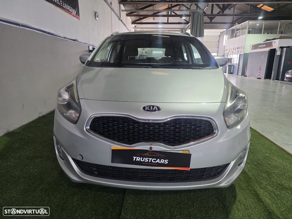 Kia Carens - 3