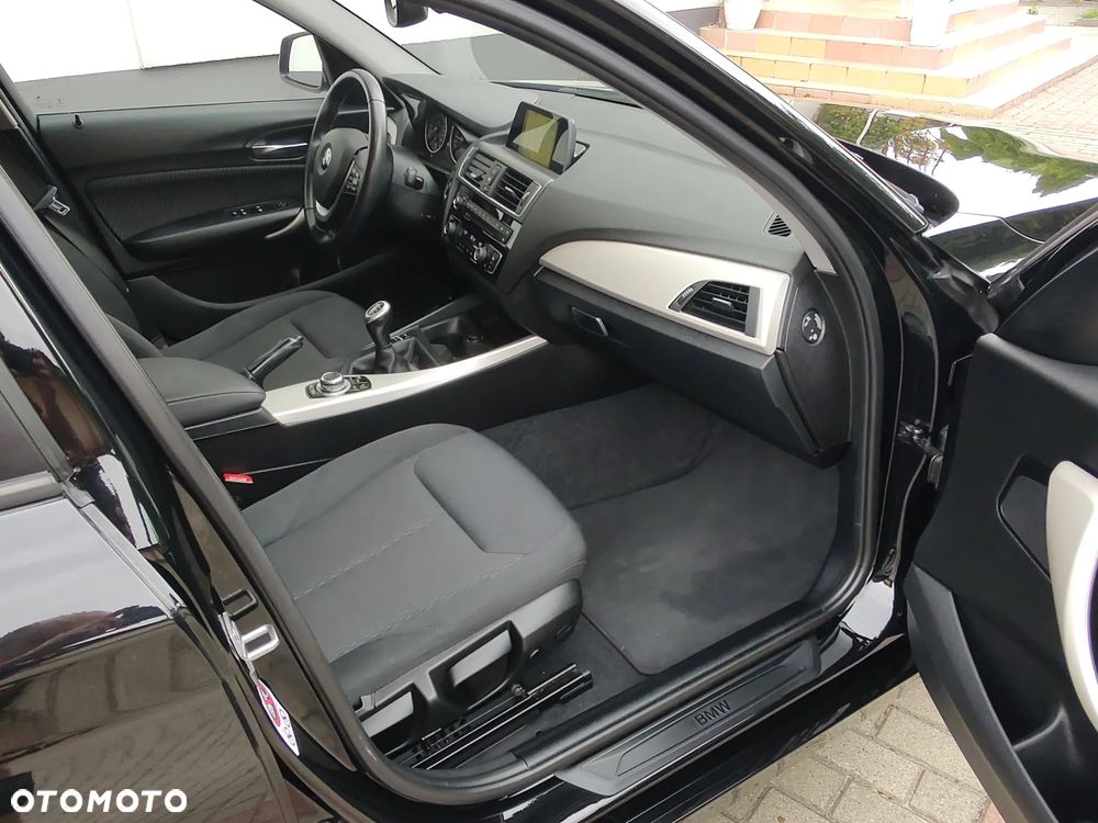 BMW Seria 1 120i Advantage - 24