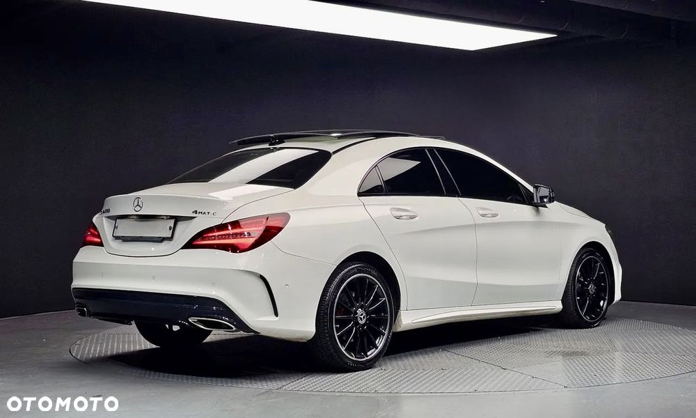 Mercedes-Benz CLA 250 4Matic 7G-DCT AMG Line - 3