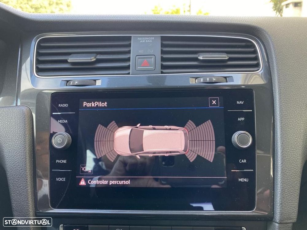 VW Golf Variant 1.6 TDi Confortline - 38