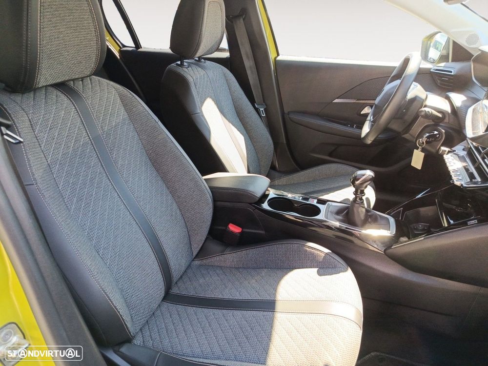 Peugeot 208 1.2 PureTech Allure — fotografia 15