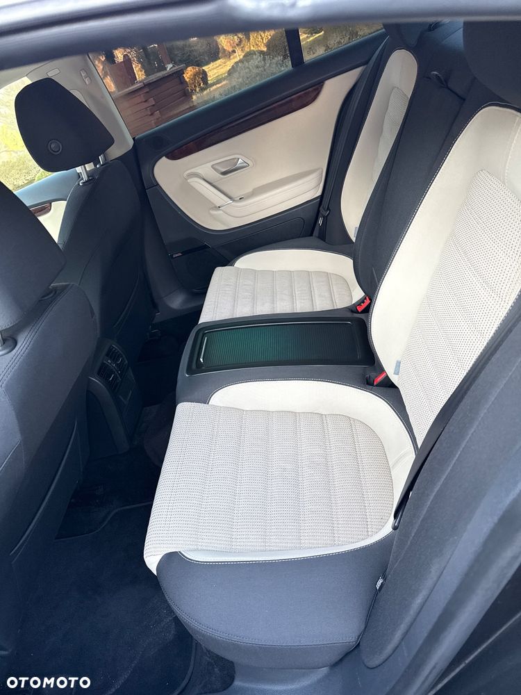 Volkswagen Passat 1.8 TSI Exclusive - 27