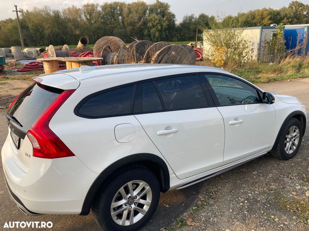 Volvo V60 Cross Country D3 Geartronic Momentum - 4