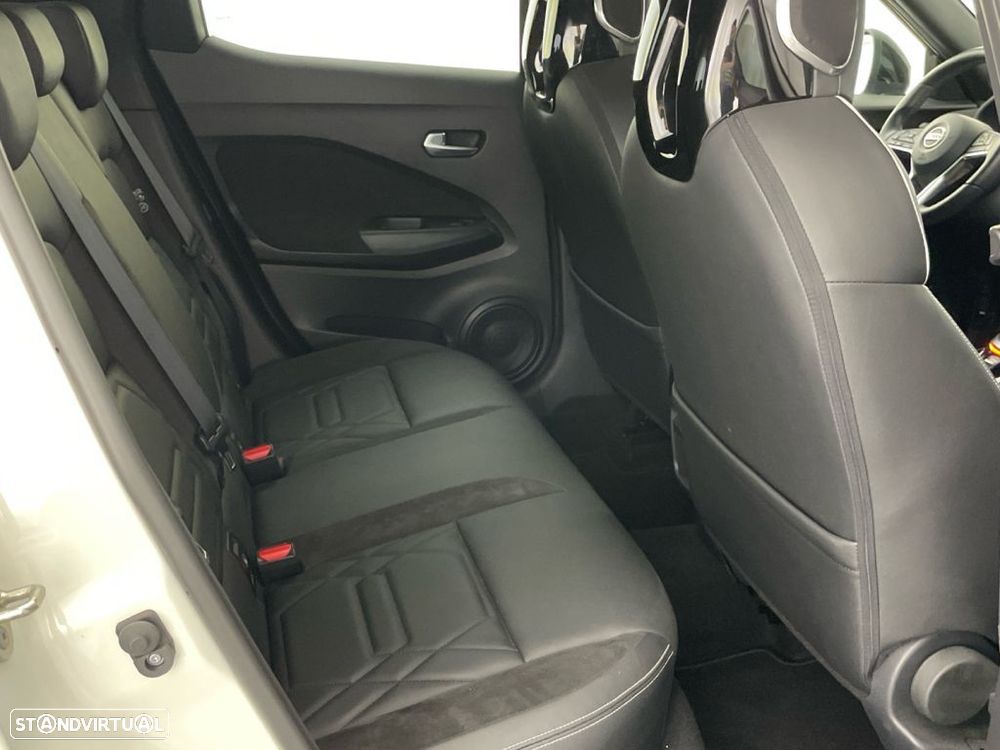 Nissan Juke 1.0 DIG-T N-Design Silver — fotografia 23