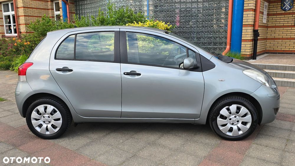 Toyota Yaris - 8