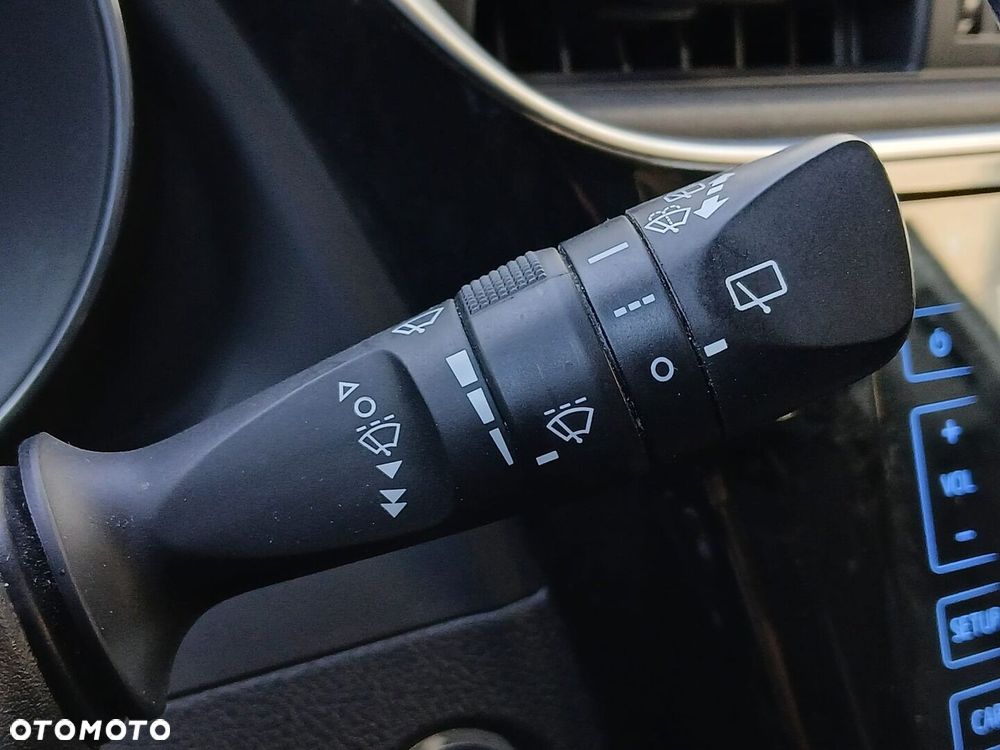 Toyota Auris Hybrid 135 Premium - 29