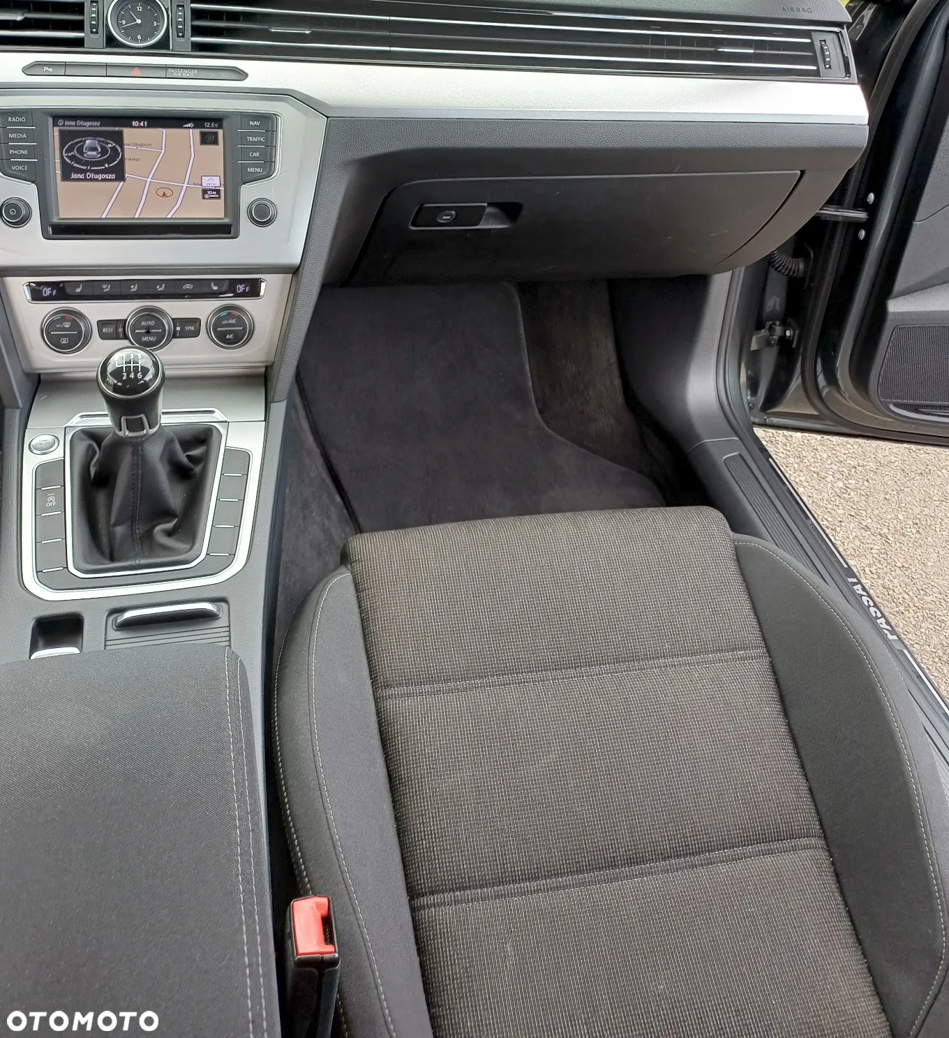 Volkswagen Passat 2.0 TDI BMT Comfortline - 28