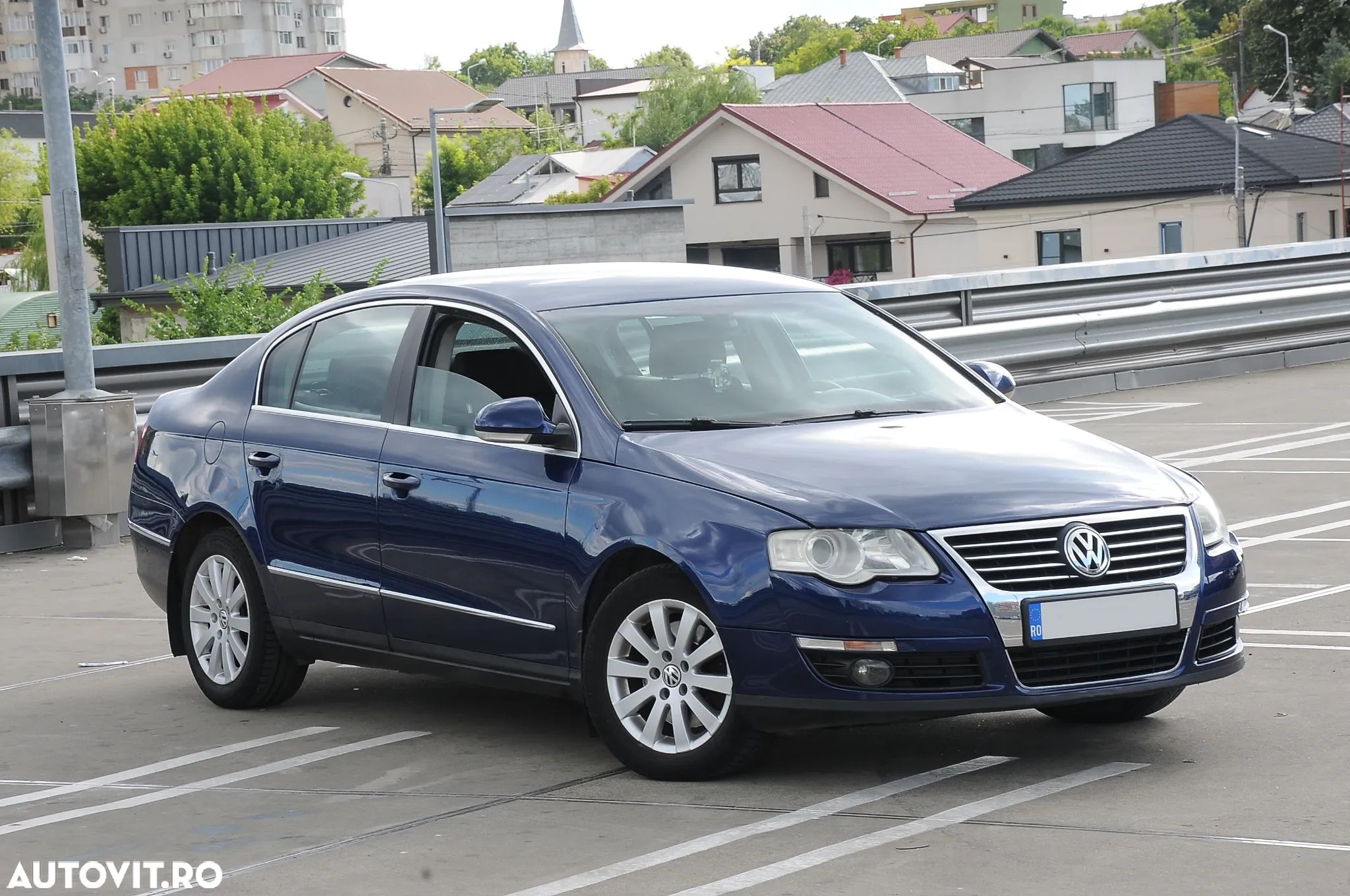 Volkswagen Passat - 1