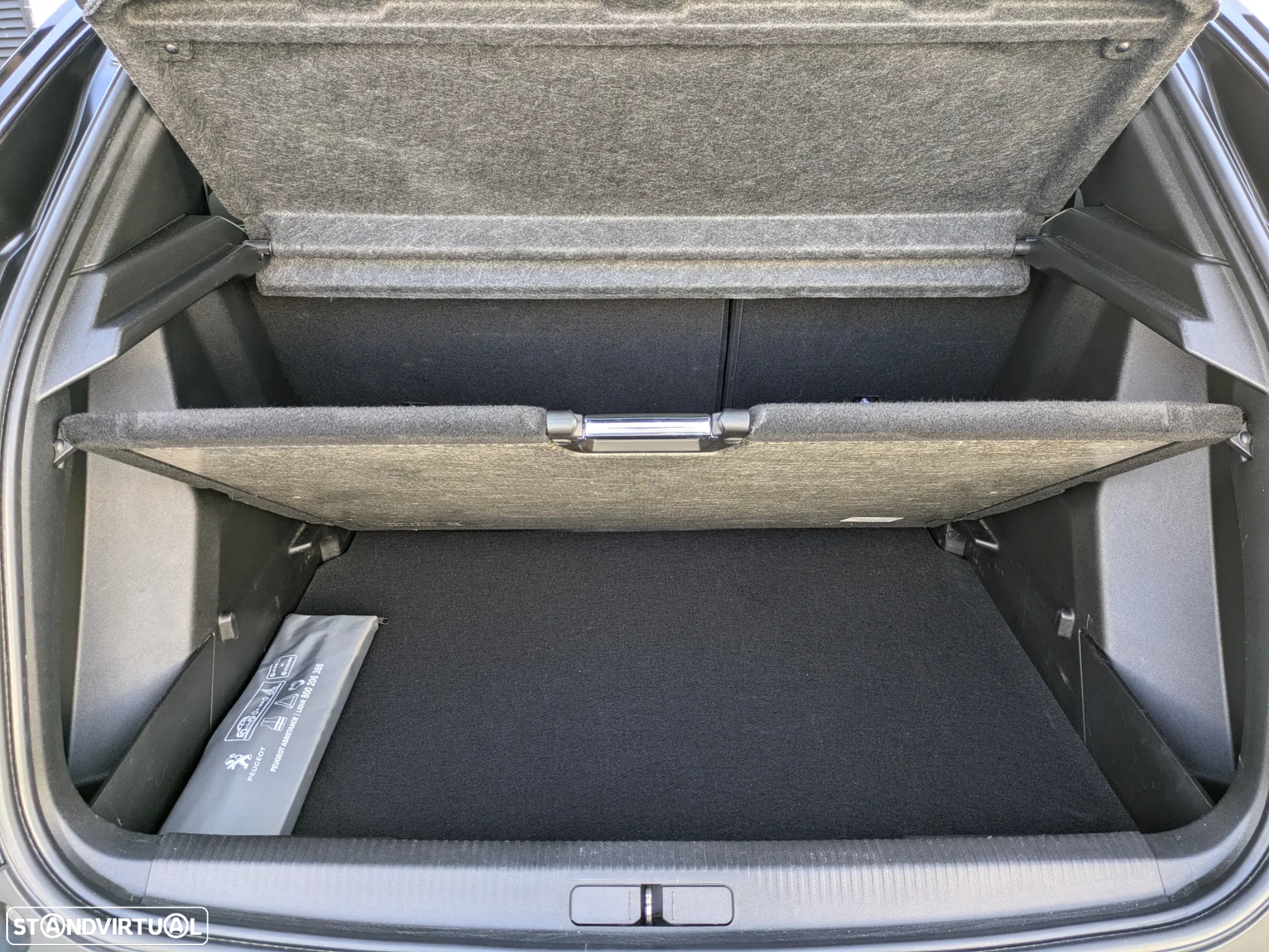 Peugeot 2008 1.2 PureTech Allure - 8