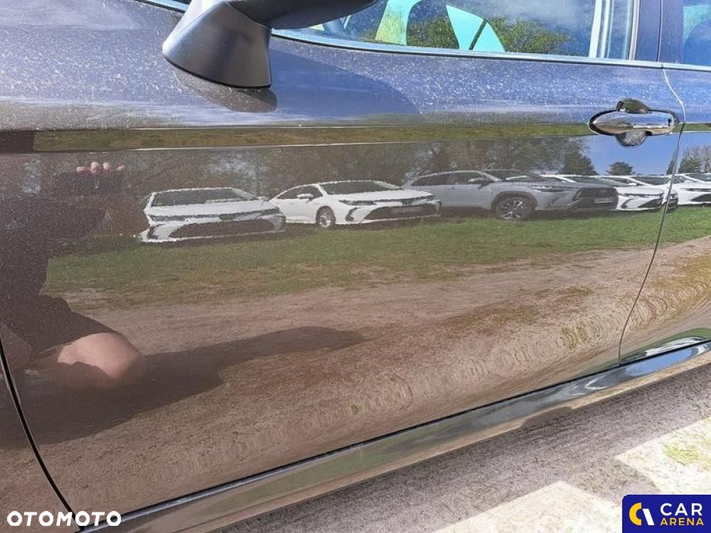 Toyota Camry - 28