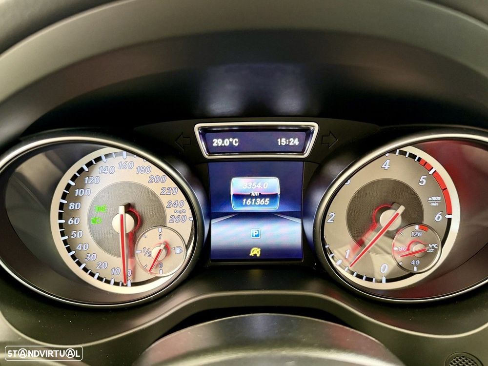 Mercedes-Benz GLA 180 d Urban - 13