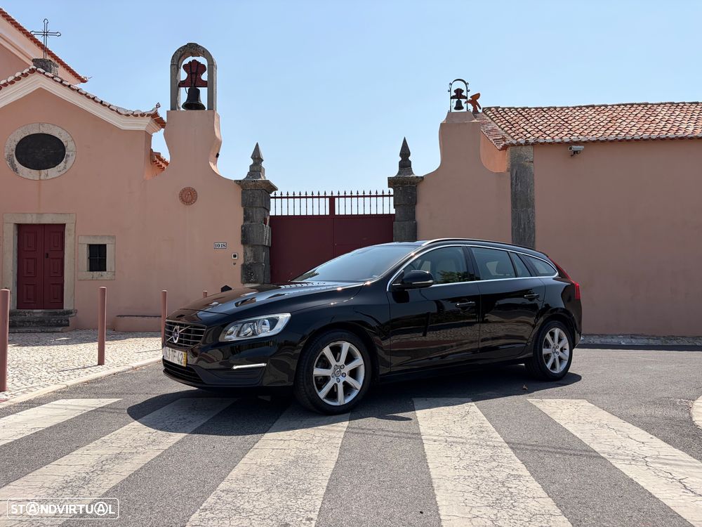 Volvo V60 2.0 D2 Momentum - 17