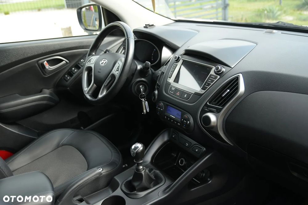 Hyundai ix35 1.6 2WD Fifa World Cup Edition - 19