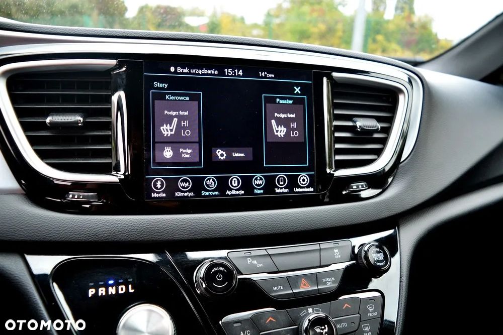 Chrysler Pacifica - 14