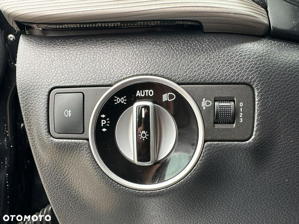 Mercedes-Benz Klasa B 180 Style - 17