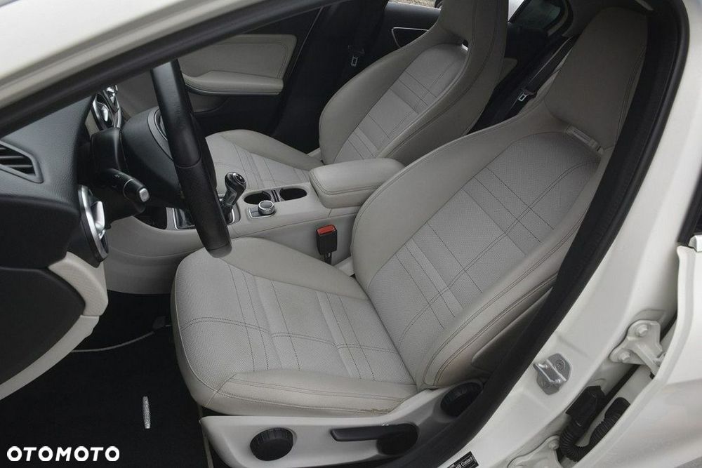 Mercedes-Benz Klasa A 180 (BlueEFFICIENCY) Urban - 15