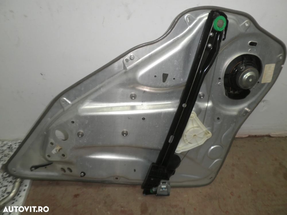 Macara stanga spate Mercedes C Class S204 , W204 Break