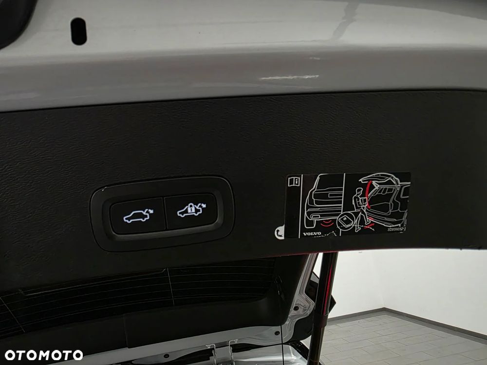 Volvo XC 40 D3 SCR R-Design - 40