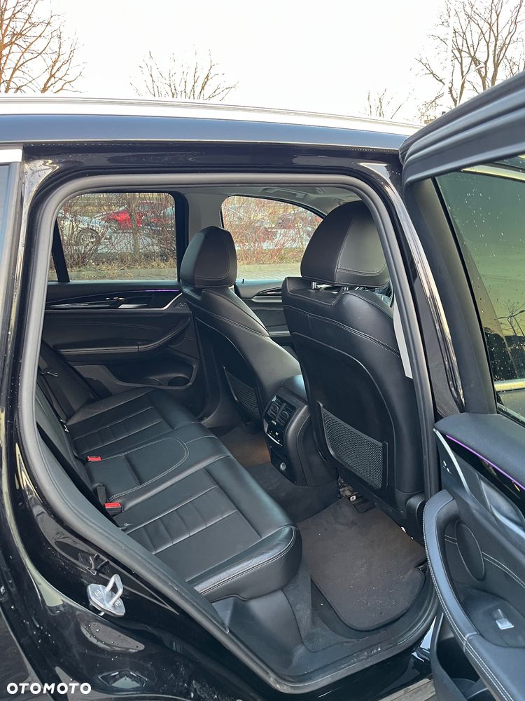 BMW X3 xDrive20d - 17