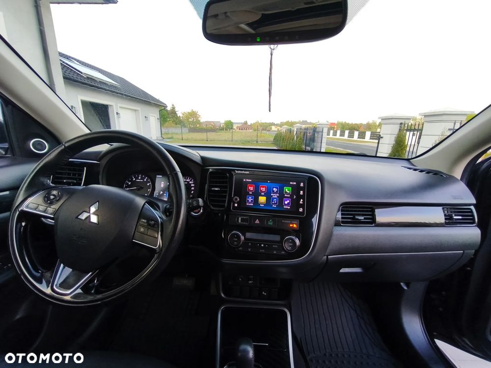 Mitsubishi Outlander - 13
