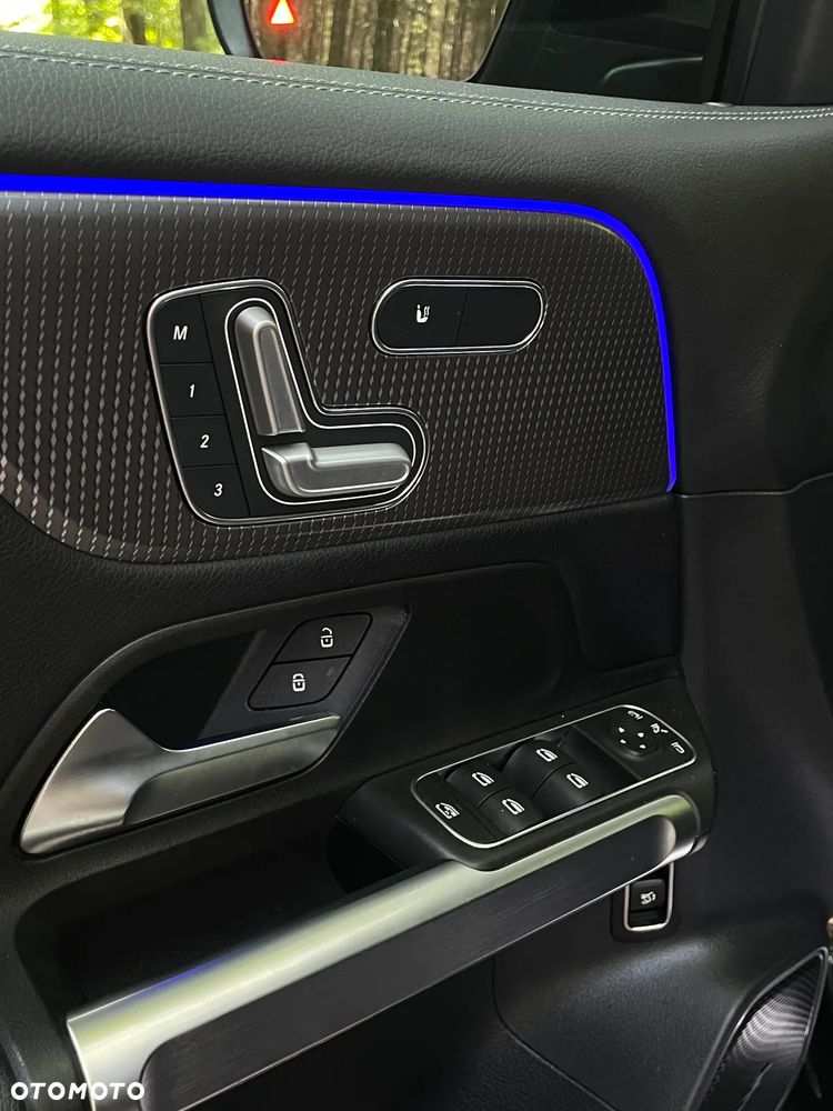 Mercedes-Benz GLB - 10