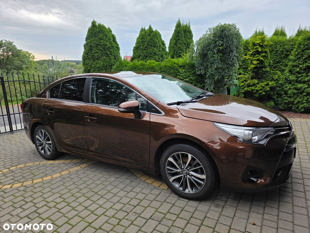 Toyota Avensis 2015 photo 2