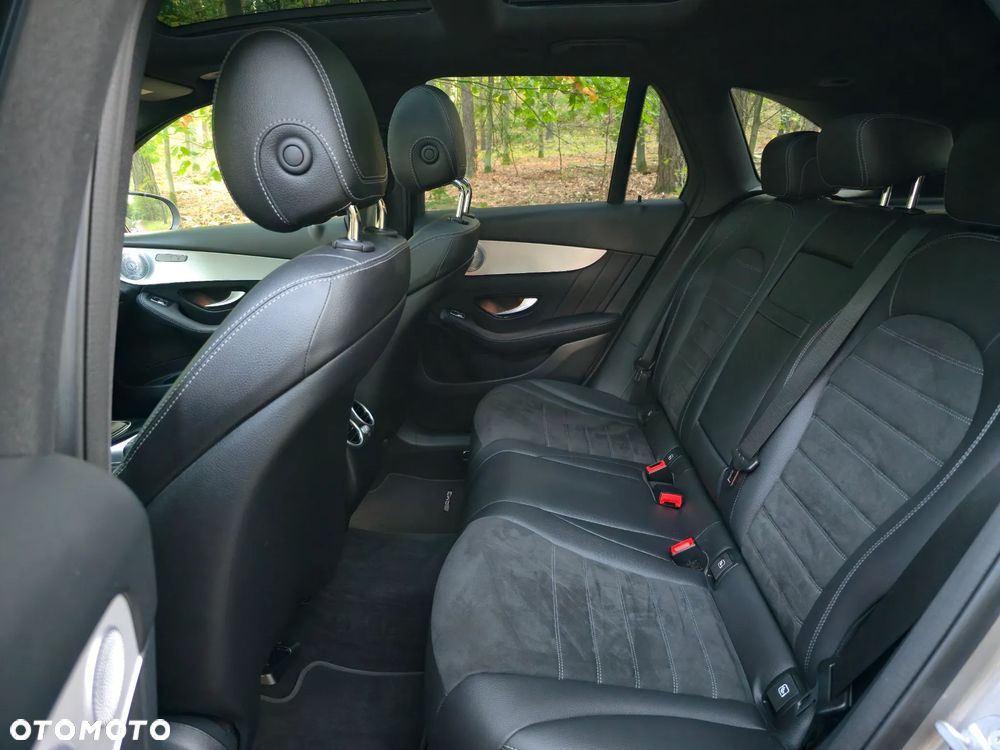 Mercedes-Benz GLC 300 d 4Matic 9G-TRONIC AMG Line - 13