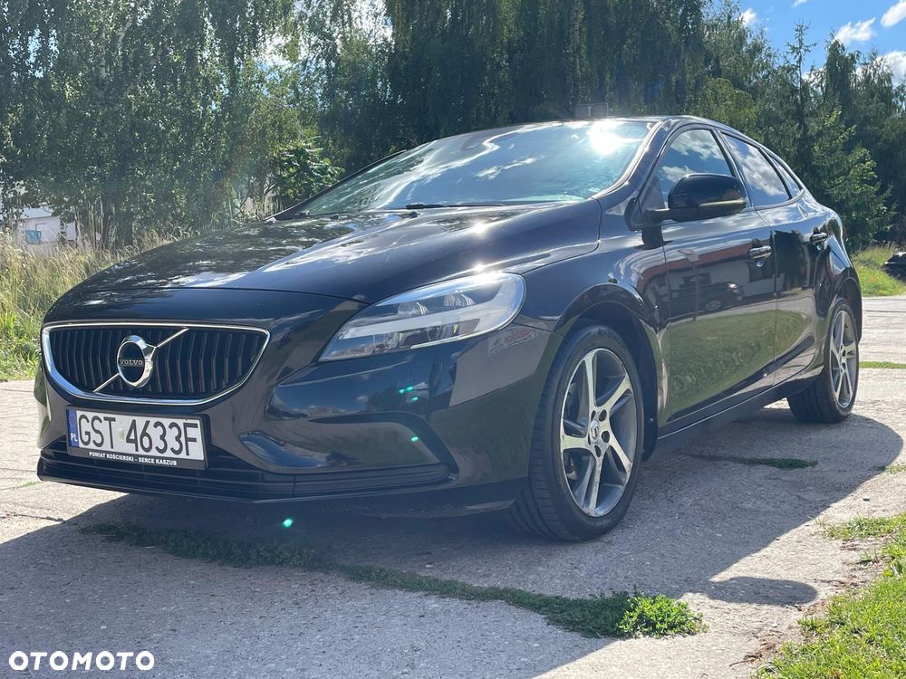 Volvo V40 D2 Drive-E R-Design Momentum - 1