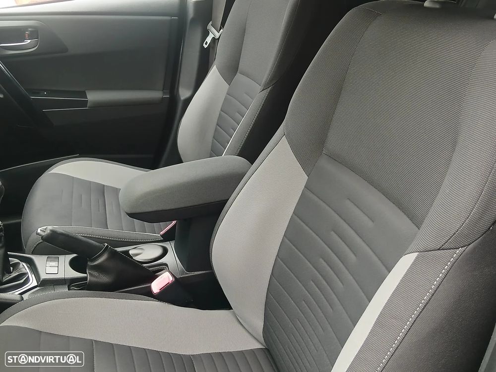 Toyota Auris Touring Sports 1.4 D-4D Exclusive+Navi - 13