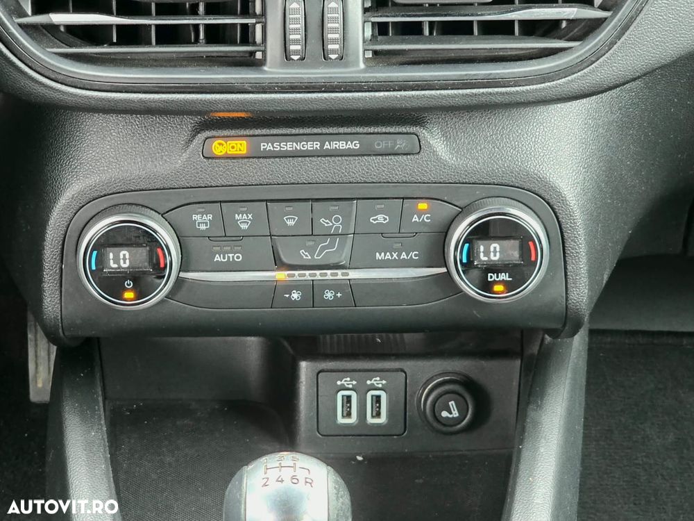 Ford Focus 1.0 EcoBoost Hybrid ST-LINE DESIGN - 14